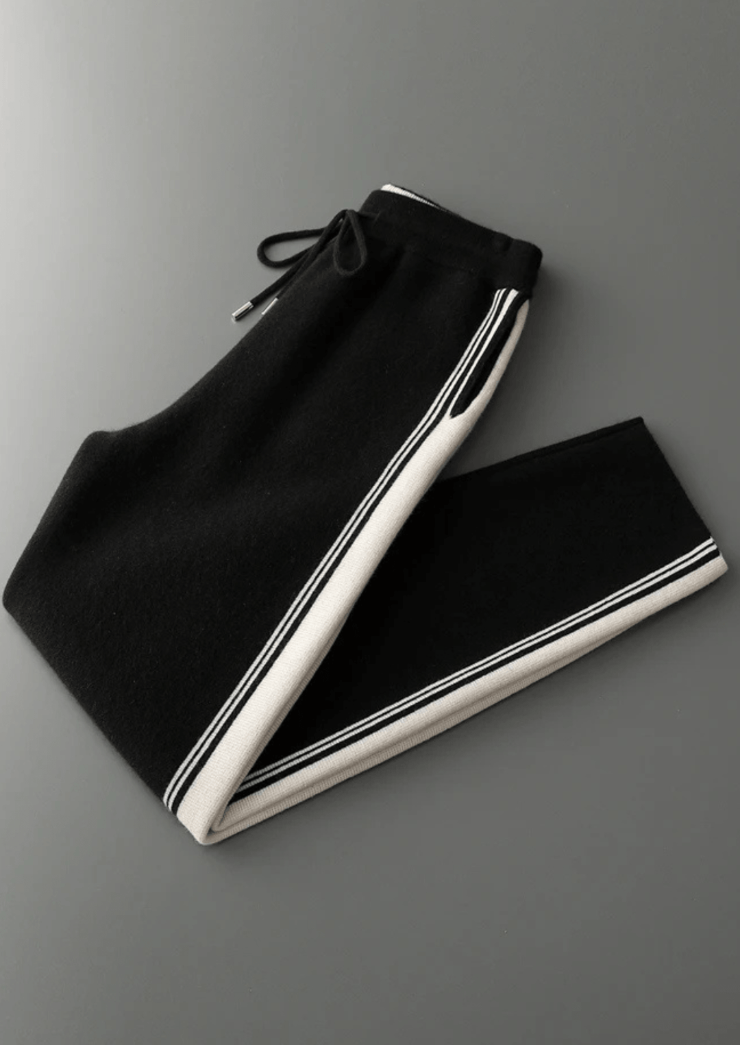 LUXURY MERINO WOOL LOUNGE SET – SOFT, WARM & ELEGANT TRACKSUIT