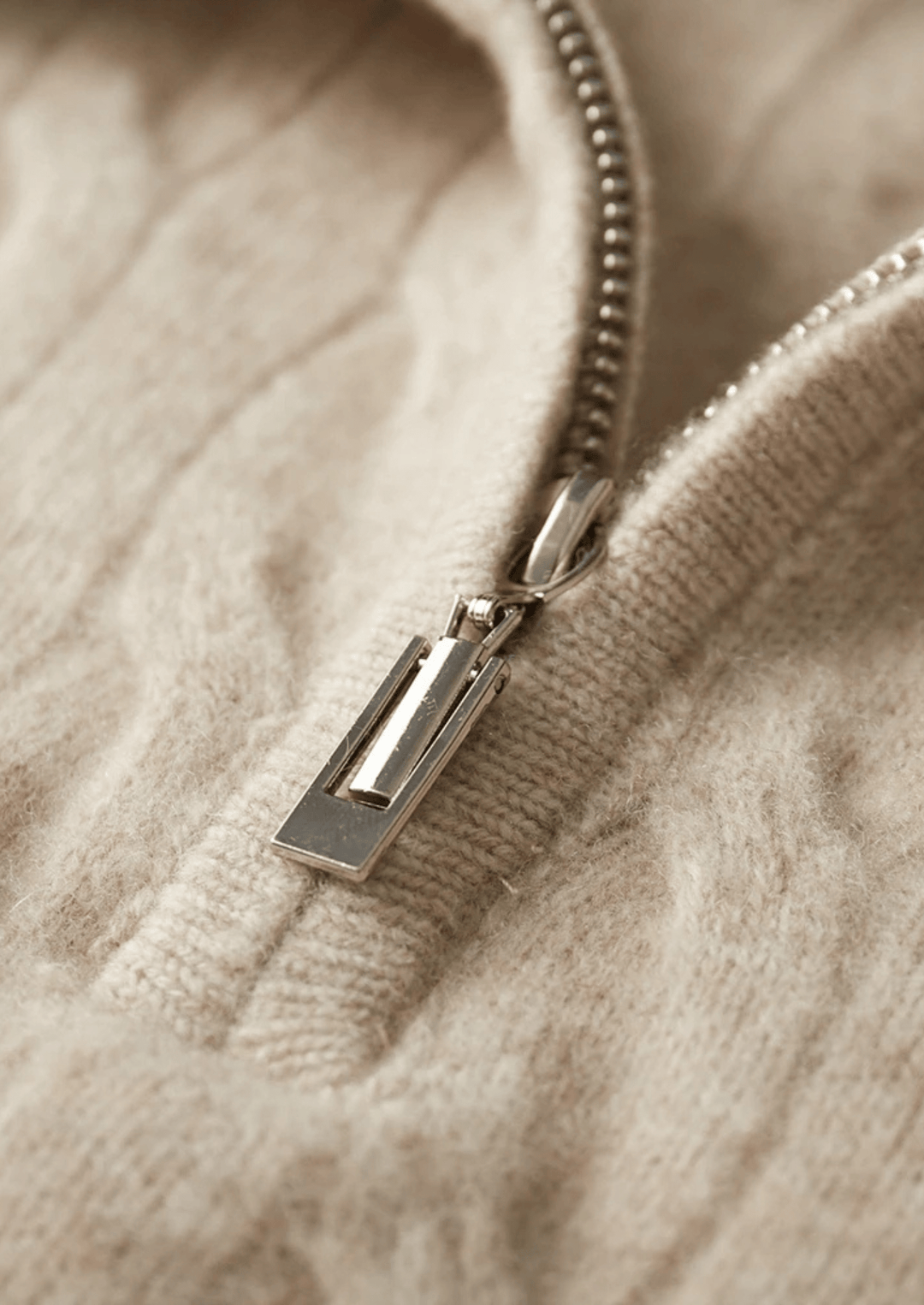 MERINO WOOL CABLE KNIT HALF ZIP