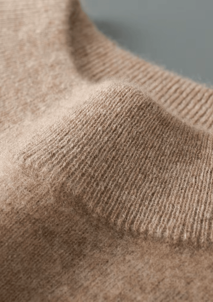 MERINO WOOL CLASSIC MOCKNECK SWEATER