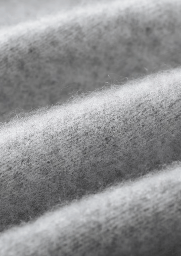 COZY V-NECK MERINO WOOL CARDIGAN