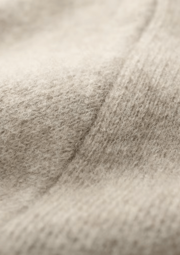 COZY V-NECK MERINO WOOL CARDIGAN